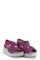 29904MAGENTA CALLAGHAN