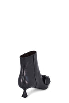 FUROREBLACK LA VITRINA